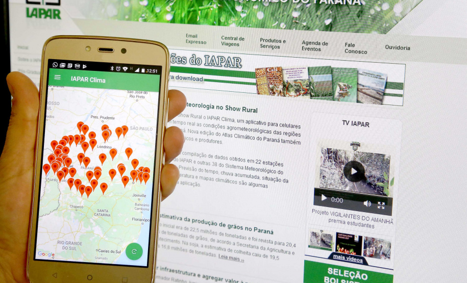 O Instituto Agronômico do Paraná lança nesta terça-feira (5), no Show Rural, em Cascavel, o IAPAR Clima, um aplicativo para celulares que aponta em tempo real as condições agrometeorológicas das regiões produtoras do Paraná.  -  Curitiba, 04/02/2019  -  Foto: Divulgação IAPAR
