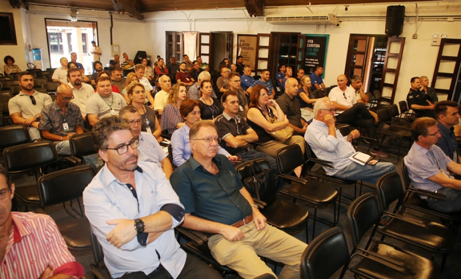 A Companhia de Saneamento do Paraná (Sanepar) e a Secretaria Municipal do Meio Ambiente de Curitiba vão reforçar a parceria nos próximos meses para a despoluição dos rios urbanos de Curitiba. Na foto, Equipes da Sanepar, da prefeitura e terceirizados participaram do treinamento   -  Curitiba, 15/02/2019  -  Foto: Divulgação Sanepar