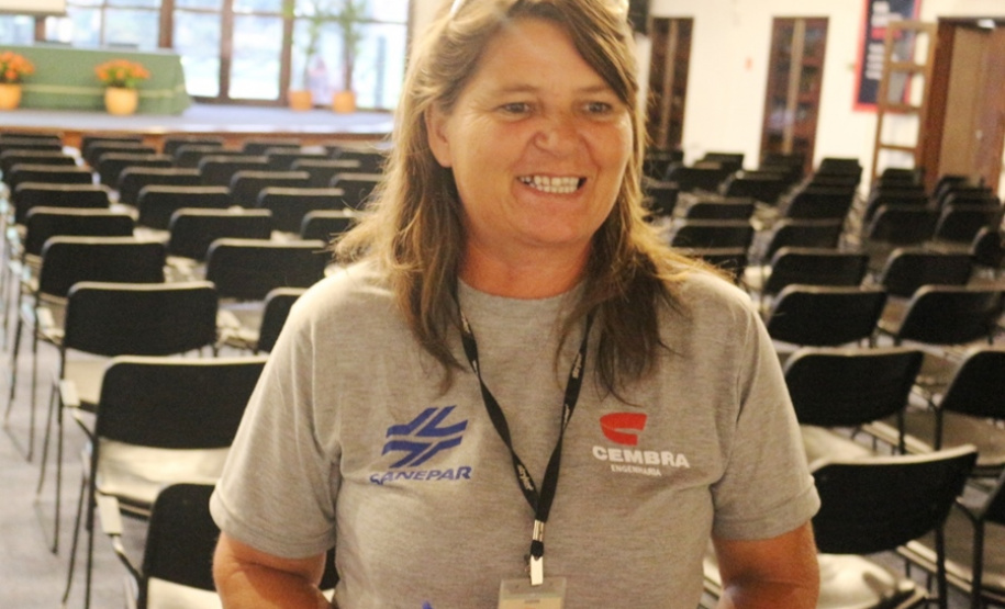 A Companhia de Saneamento do Paraná (Sanepar) e a Secretaria Municipal do Meio Ambiente de Curitiba vão reforçar a parceria nos próximos meses para a despoluição dos rios urbanos de Curitiba. Na imagem, Janete já trabalha há 16 anos com vistorias e educação ambiental   -  Curitiba, 15/02/2019  -  Foto: Divulgação Sanepar