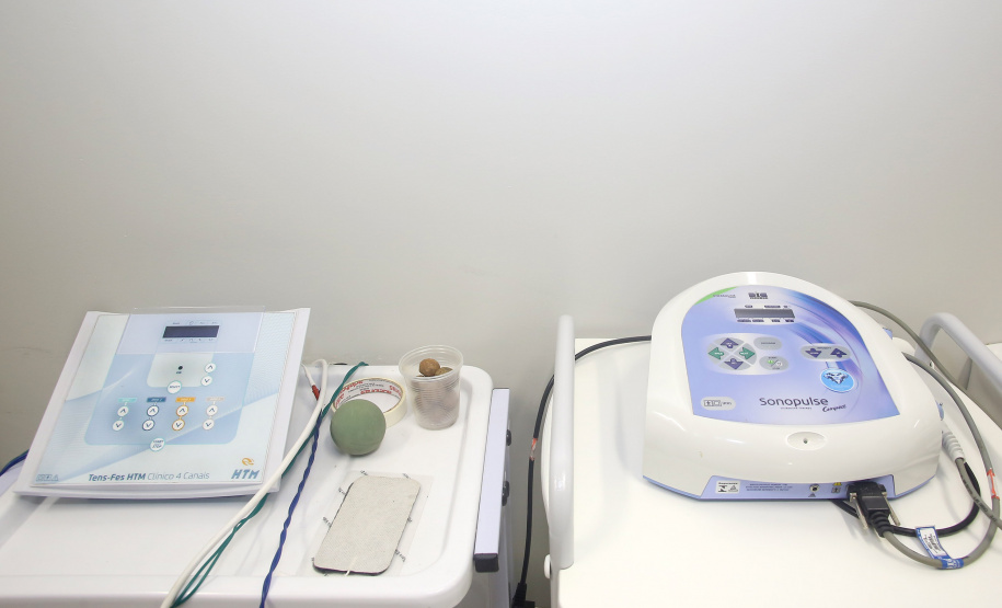 Uma cerimônia realizada nesta sexta-feira (15) em Capanema, no Sudoeste do Paraná, oficializou a entrega de uma Unidade de Saúde, uma UTI Móvel, equipamentos de fisioterapia e um ônibus de 40 lugares para a população local