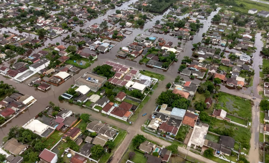 Cerca de 100 pessoas ficaram desalojadas em Guaratuba, no Litoral do Estado, em função das fortes chuvas que atingem a região desde sexta-feira (15). A Defesa Civil estima que cerca de 40 famílias estejam desalojadas em função dos alagamentos que ocorreram no município. - Guaratuba, 17/02/2019 - Foto: Defesa Civil do Governo do Paraná