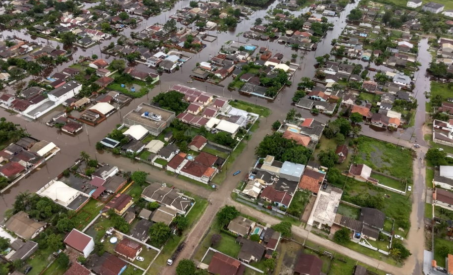 Cerca de 100 pessoas ficaram desalojadas em Guaratuba, no Litoral do Estado, em função das fortes chuvas que atingem a região desde sexta-feira (15). A Defesa Civil estima que cerca de 40 famílias estejam desalojadas em função dos alagamentos que ocorreram no município. - Guaratuba, 17/02/2019 - Foto: Defesa Civil do Governo do Paraná