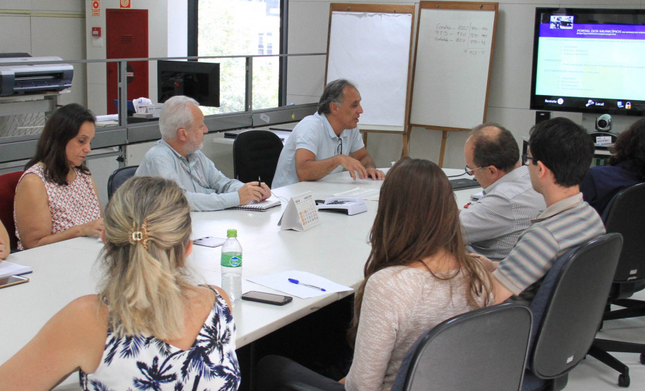 Cordenadores e técnicos dos Escritórios Regionais do Serviço Social Autônomo Paranacidade, órgão ligado à Secretaria de Estado do Desenvolvimento Urbano, participam a partir desta segunda-feira (18) da capacitação para uso do Portal dos Municípios do Paraná.  -   Curitiba, 18/02/2019  -  Foto: Divulgação SEDU