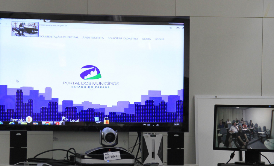 Cordenadores e técnicos dos Escritórios Regionais do Serviço Social Autônomo Paranacidade, órgão ligado à Secretaria de Estado do Desenvolvimento Urbano, participam a partir desta segunda-feira (18) da capacitação para uso do Portal dos Municípios do Paraná.  -   Curitiba, 18/02/2019  -  Foto: Divulgação SEDU