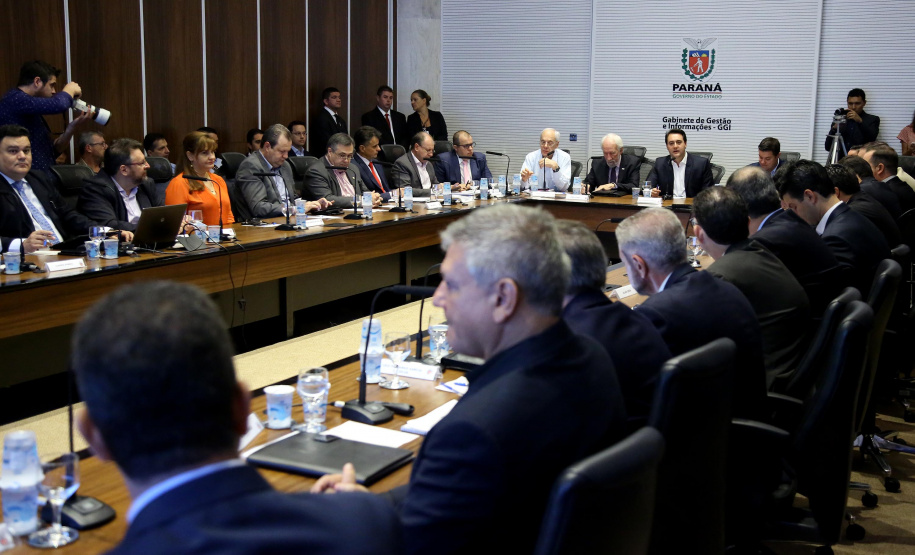 Reunião de secretariado, a pedido do governador Carlos Massa Ratinho Junior, a Controladoria Geral do Estado (GGE) editou uma resolução e solicitou a todos os secretários de Estado a divulgação das suas respectivas agendas nos portais institucionais das pastas. O objetivo é disponibilizar a ferramenta para consulta pública até o começo de março. Curitiba,19/02/2019 Foto:Jaelson Lucas / ANPr