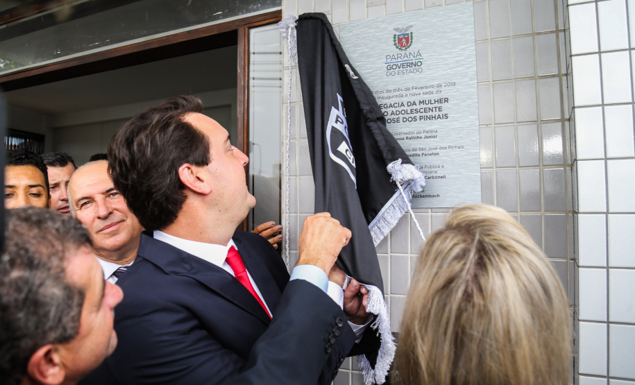 O governador Carlos Massa Ratinho Junior inaugura  a nova sede da Delegacia da Mulher e do Adolescente de São José dos Pinhais, na Região Metropolitana de Curitiba.Foto: Geraldo Bubniak/ANPr
