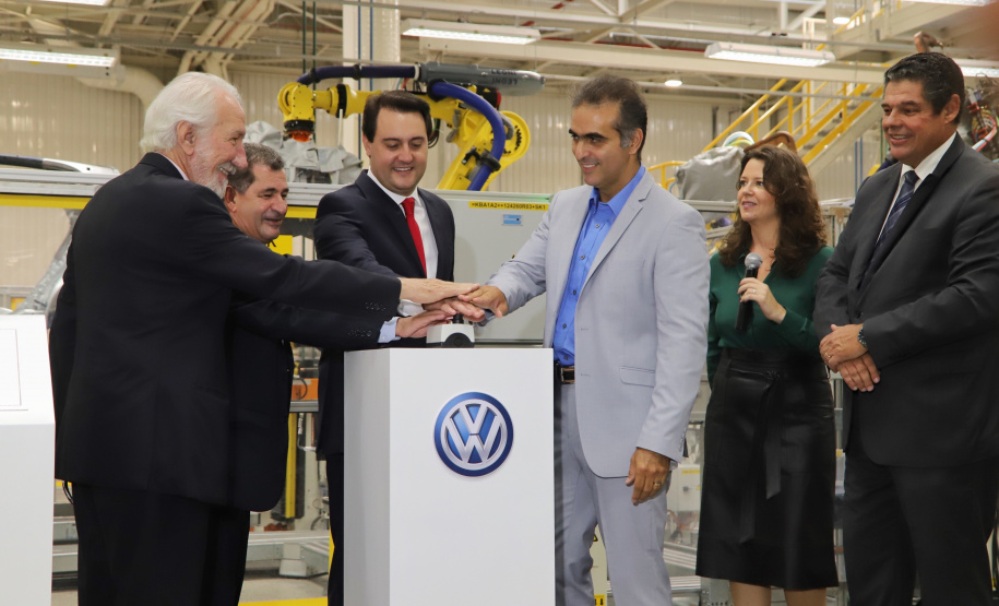 Governador Carlos Massa Ratinho Júnior participa da solenidade de comemoração de 20 anos da Volkswagen no Paraná. - São José dos Pinhais, 19/02/2019 - Foto: José Fernando Ogura/ANPr