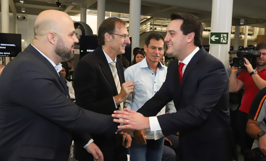 Governador Carlos Massa Ratinho Júnior participa da solenidade de comemoração de 20 anos da Volkswagen no Paraná. - São José dos Pinhais, 19/02/2019 - Foto: Rodrigo Felix Leal/ANPr