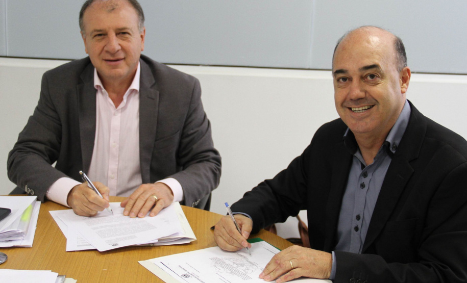 O prefeito de Ivaiporã, Miguel Roberto do Amaral reuniu-se nesta terça-feira (19) com o secretário João Carlos Ortega, e disse que Governo do Estado tem uma parceria importante com a população de Ivaiporã. Foto: Divulgação/SEDU