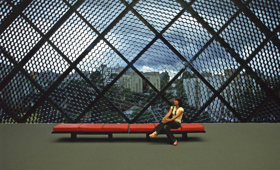 x-default O Museu Oscar Niemeyer (MON) funcionará normalmente no final de semana e no feriado de Carnaval. Abre no sábado, domingo e terça, no horário das 10h às 18h. Na quarta-feira, além da entrada gratuita, o horário é estendido até às 20h, por ser a primeira semana do mês. Foto: Leonardo Finotti/MON