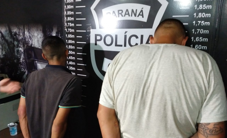 O Centro de Operações Policiais Especiais (Cope), da Polícia Civil do Paraná, prendeu nesta terça-feira (19) Leonardo de Sena, 24 anos, suspeito de assaltar uma joalheria do Shopping Mueller, de Curitiba. O rapaz, que é foragido da prisão, foi encontrado pelos policiais no bairro Sitio Cercado, menos de 24 horas após o assalto. - Curitiba, 20/02/2019 - Foto: Divulgação SESP