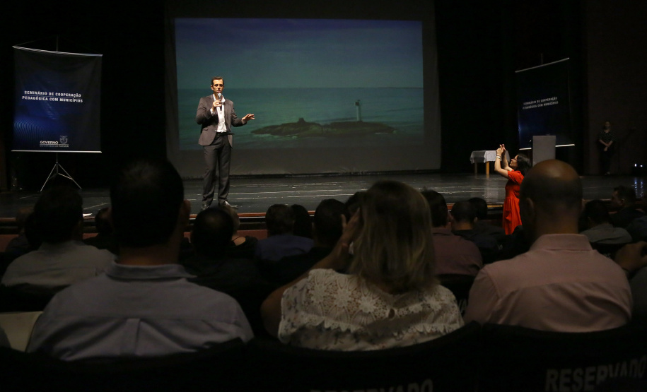 A Secretaria de Educação do Paraná realizou nesta quarta-feira (20), em Curitiba, o Seminário de Cooperação Pedagógica com Município