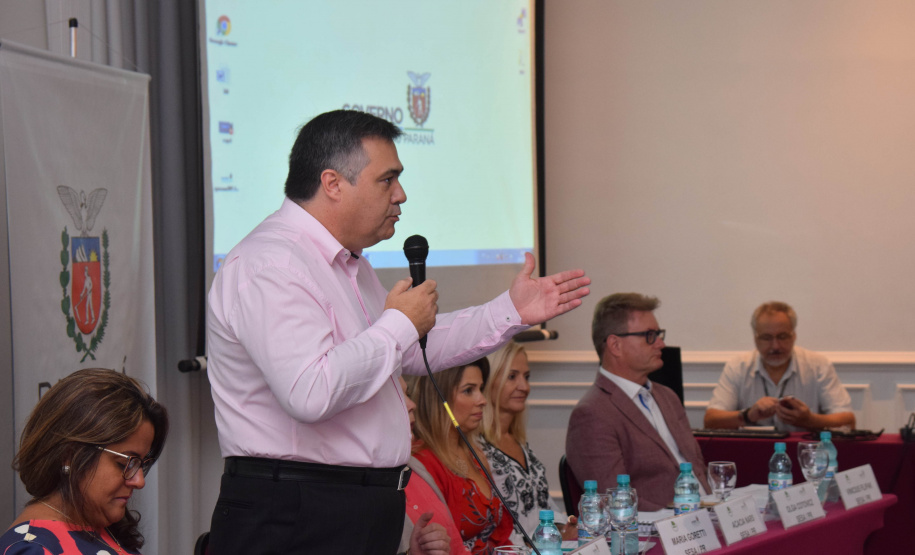 A necessidade de mudança e o compromisso com a transparência foram os pontos fortes da primeira reunião ordinária, deste ano, da Comissão Intergestores Bipartite (CIB), que reúne representantes estaduais e municipais na discussão e pactuação de ações na área de saúde no Paraná. O encontro que contou com a presença de cerca de 400 pessoas aconteceu nesta quarta-feira (20) em Curitiba.Foto: Diogo Pracz de Oliveira/SESA