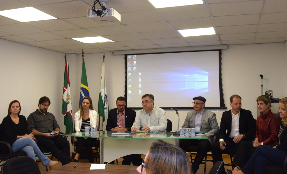 A Secretaria de Estado da Saúde em Curitiba, uma reunião para alinhamento das estratégias de controle da febre amarela. Além do Paraná, participam representantes de Santa Catarina, Rio Grande do Sul e de São Paulo, além do Ministério da Saúde e da Organização Panamericana de Saúde (Opas), com o apoio do Conselho Nacional de Secretários da Saúde. -  Curitiba, 21/02/2019  -  Foto: Divulgação SESA