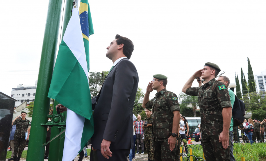Os 74 anos da Tomada de Monte Castelo, batalha no Norte da Itália que marcou a participação da Força Expedicionária Brasileira (FEB) na Segunda Guerra Mundial, foram lembrados nesta quinta-feira (21/2), em cerimônia no Museu do Expedicionário, em Curitiba. O governador Carlos Massa Ratinho Junior participou no evento, junto com quatro expedicionários e familiares dos pracinhas.  -  Curitiba, 21/02/2019  -  Foto: Rodrigo Félix Leal/ANPr