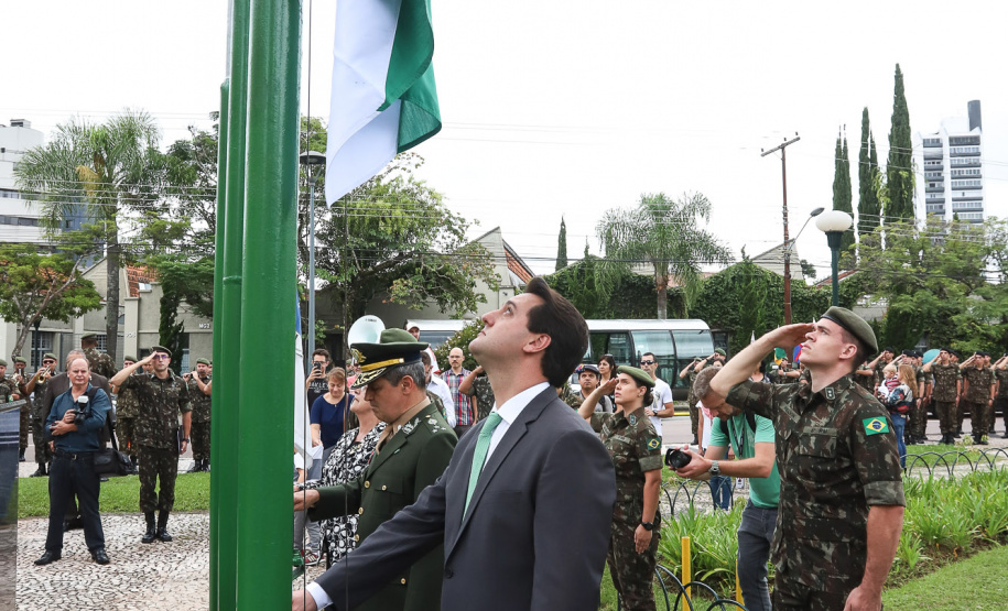 Os 74 anos da Tomada de Monte Castelo, batalha no Norte da Itália que marcou a participação da Força Expedicionária Brasileira (FEB) na Segunda Guerra Mundial, foram lembrados nesta quinta-feira (21/2), em cerimônia no Museu do Expedicionário, em Curitiba. O governador Carlos Massa Ratinho Junior participou no evento, junto com quatro expedicionários e familiares dos pracinhas.  -  Curitiba, 21/02/2019  -  Foto: Rodrigo Félix Leal/ANPr