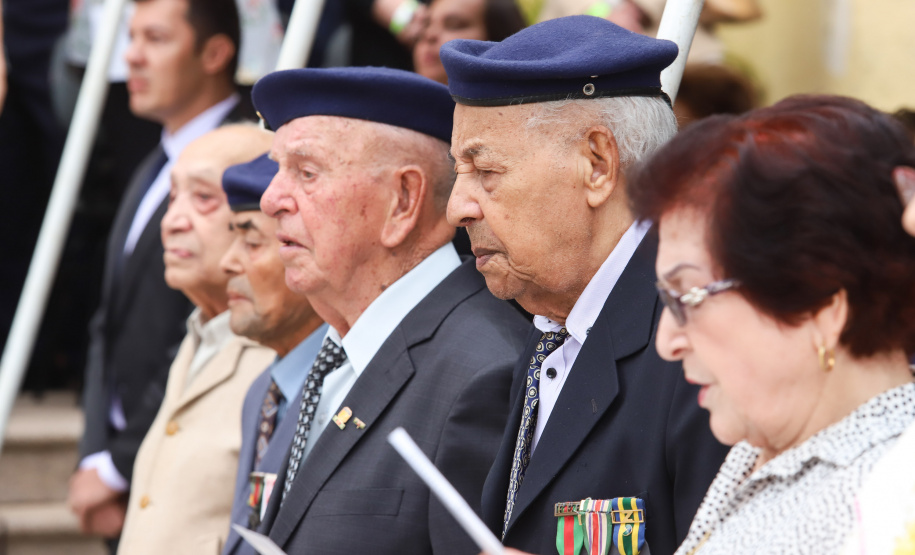 Os 74 anos da Tomada de Monte Castelo, batalha no Norte da Itália que marcou a participação da Força Expedicionária Brasileira (FEB) na Segunda Guerra Mundial, foram lembrados nesta quinta-feira (21/2), em cerimônia no Museu do Expedicionário, em Curitiba. O governador Carlos Massa Ratinho Junior participou no evento, junto com quatro expedicionários e familiares dos pracinhas.  -  Curitiba, 21/02/2019  -  Foto: Rodrigo Félix Leal/ANPr