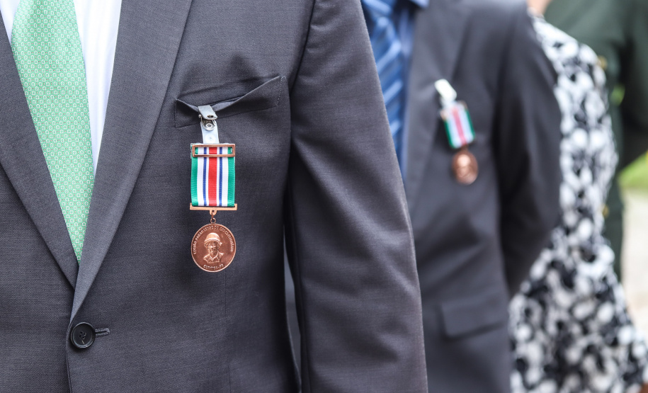 Os 74 anos da Tomada de Monte Castelo, batalha no Norte da Itália que marcou a participação da Força Expedicionária Brasileira (FEB) na Segunda Guerra Mundial, foram lembrados nesta quinta-feira (21/2), em cerimônia no Museu do Expedicionário, em Curitiba. O governador Carlos Massa Ratinho Junior participou no evento, junto com quatro expedicionários e familiares dos pracinhas.  -  Curitiba, 21/02/2019  -  Foto: Rodrigo Félix Leal/ANPr