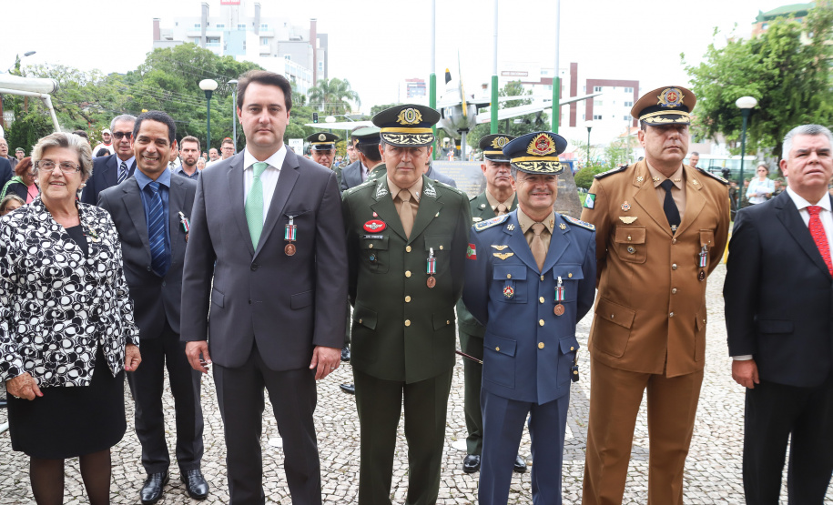 Os 74 anos da Tomada de Monte Castelo, batalha no Norte da Itália que marcou a participação da Força Expedicionária Brasileira (FEB) na Segunda Guerra Mundial, foram lembrados nesta quinta-feira (21/2), em cerimônia no Museu do Expedicionário, em Curitiba. O governador Carlos Massa Ratinho Junior participou no evento, junto com quatro expedicionários e familiares dos pracinhas.  -  Curitiba, 21/02/2019  -  Foto: Rodrigo Félix Leal/ANPr