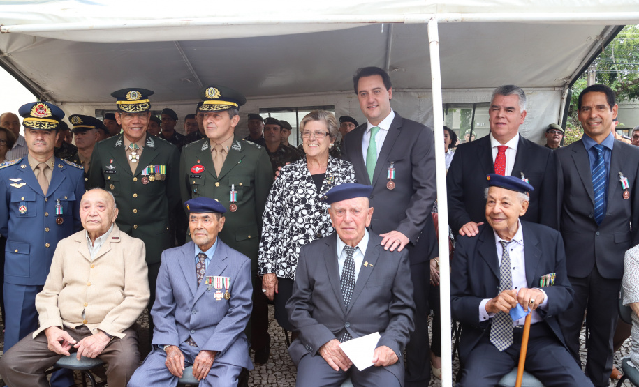 Os 74 anos da Tomada de Monte Castelo, batalha no Norte da Itália que marcou a participação da Força Expedicionária Brasileira (FEB) na Segunda Guerra Mundial, foram lembrados nesta quinta-feira (21/2), em cerimônia no Museu do Expedicionário, em Curitiba. O governador Carlos Massa Ratinho Junior participou no evento, junto com quatro expedicionários e familiares dos pracinhas.  -  Curitiba, 21/02/2019  -  Foto: Rodrigo Félix Leal/ANPr
