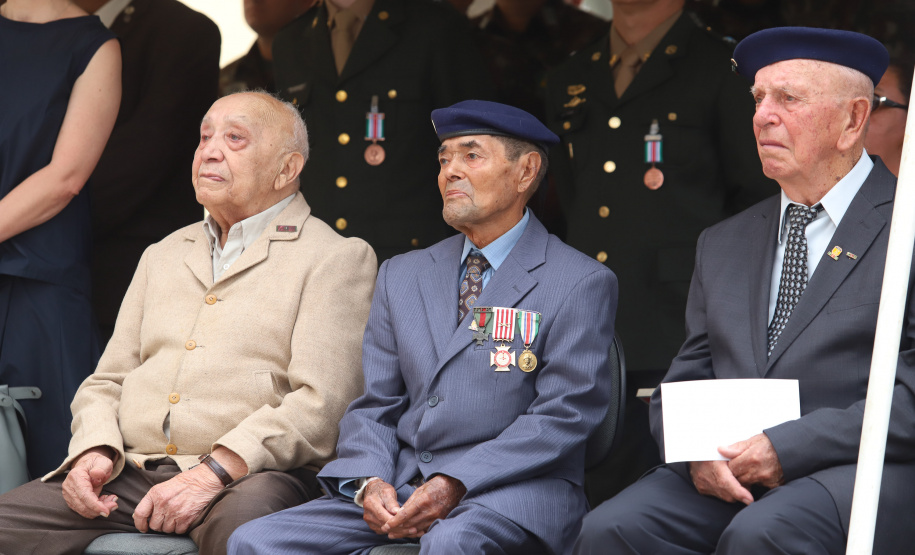 Os 74 anos da Tomada de Monte Castelo, batalha no Norte da Itália que marcou a participação da Força Expedicionária Brasileira (FEB) na Segunda Guerra Mundial, foram lembrados nesta quinta-feira (21/2), em cerimônia no Museu do Expedicionário, em Curitiba. O governador Carlos Massa Ratinho Junior participou no evento, junto com quatro expedicionários e familiares dos pracinhas.  -  Curitiba, 21/02/2019  -  Foto: Rodrigo Félix Leal/ANPr