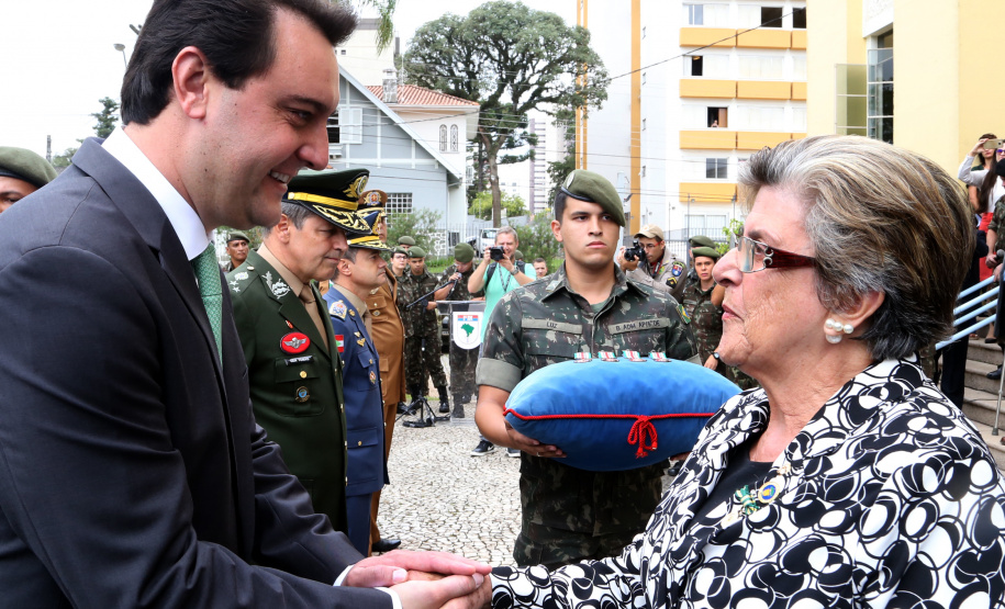 O governador Carlos Massa Ratinho Junior particip da cerimônia que comemora o 74º aniversário da tomada de Monte Castelo, na Itália, pela Força Expedicionária Brasileira, na Segunda Guerra Mundial. Foto: Gilson Abreu/ANPr