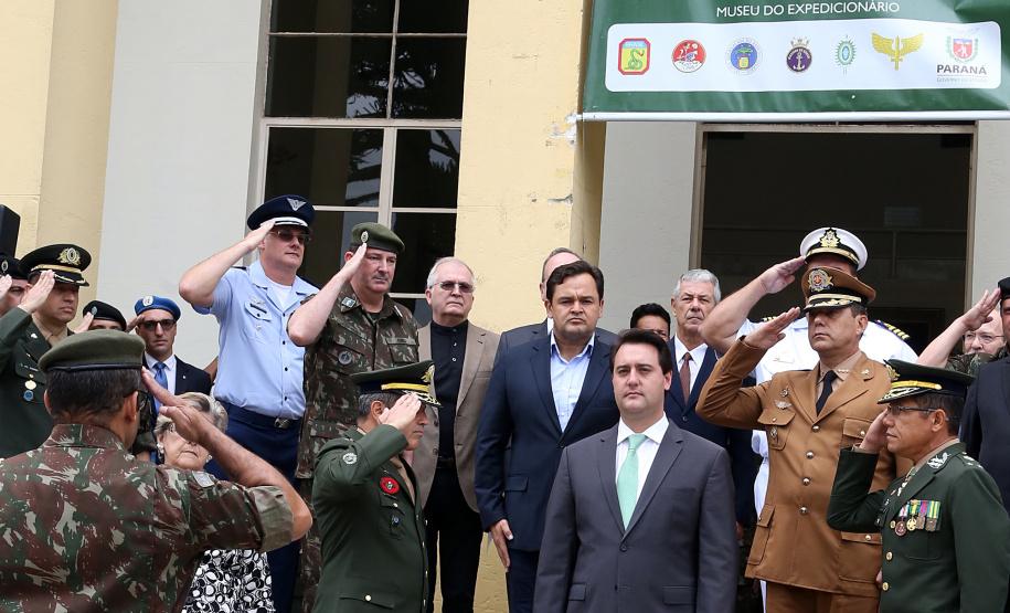 O governador Carlos Massa Ratinho Junior particip da cerimônia que comemora o 74º aniversário da tomada de Monte Castelo, na Itália, pela Força Expedicionária Brasileira, na Segunda Guerra Mundial. Foto: Gilson Abreu/ANPr