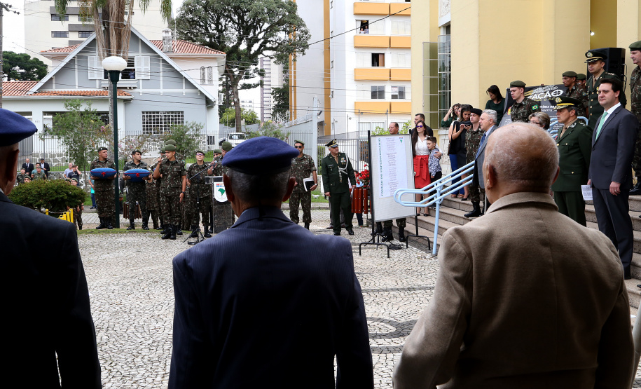 O governador Carlos Massa Ratinho Junior particip da cerimônia que comemora o 74º aniversário da tomada de Monte Castelo, na Itália, pela Força Expedicionária Brasileira, na Segunda Guerra Mundial. Foto: Gilson Abreu/ANPr
