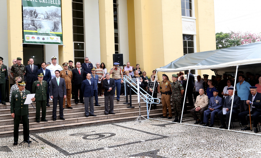 O governador Carlos Massa Ratinho Junior particip da cerimônia que comemora o 74º aniversário da tomada de Monte Castelo, na Itália, pela Força Expedicionária Brasileira, na Segunda Guerra Mundial. Foto: Gilson Abreu/ANPr