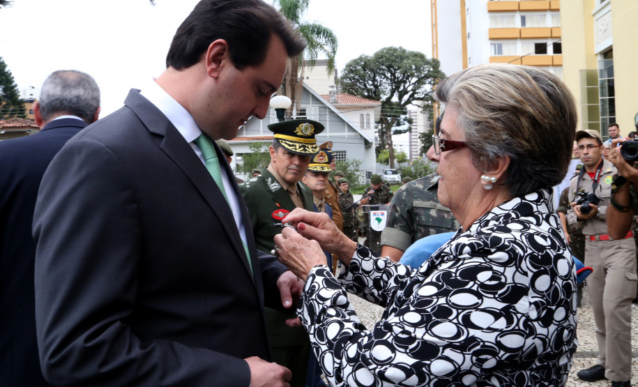 O governador Carlos Massa Ratinho Junior particip da cerimônia que comemora o 74º aniversário da tomada de Monte Castelo, na Itália, pela Força Expedicionária Brasileira, na Segunda Guerra Mundial. Foto: Gilson Abreu/ANPr