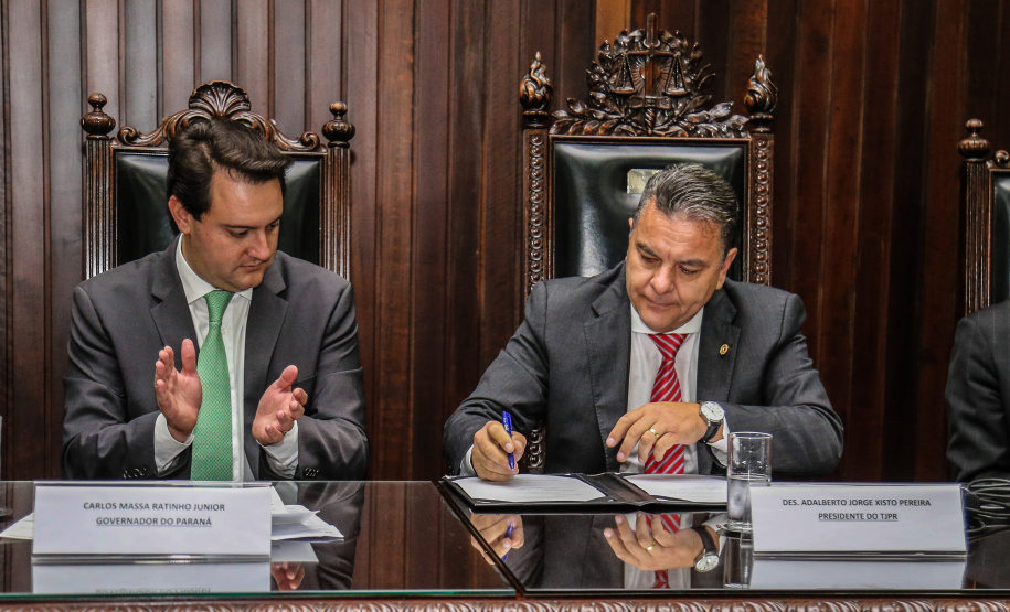O governador Carlos Massa Ratinho Junior participa da solenidade que formaliza a Força-Tarefa Infância Segura de Prevenção e Combate a Crimes Contra a Criança, nesta quinta-feira (21) no Palácio da Justiça. Curitiba, 21/02/2019 - Foto: Geraldo Bubniak/ANPr