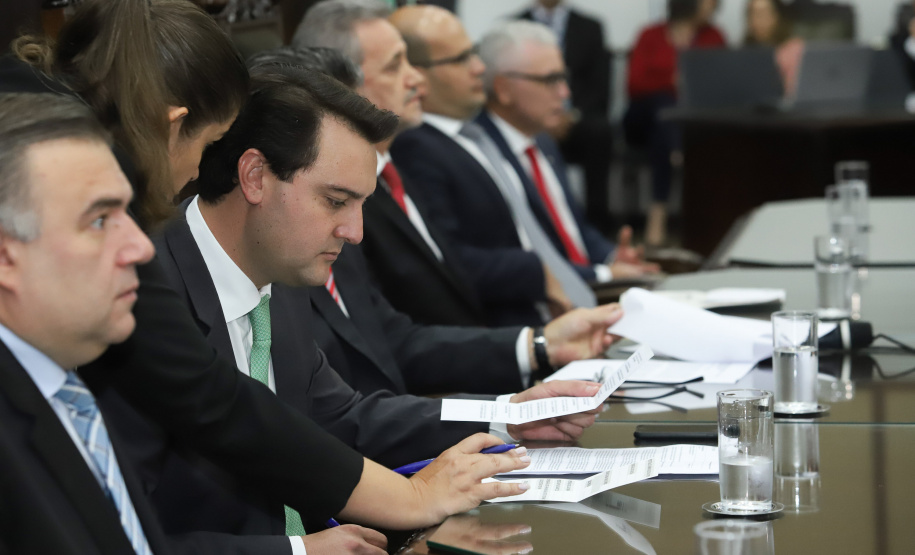 O governador Carlos Massa Ratinho Junior participa da solenidade que formaliza a Força-Tarefa Infância Segura de Prevenção e Combate a Crimes Contra a Criança, nesta quinta-feira (21) no Palácio da Justiça. Curitiba, 21/02/2019 - Foto: Rodrigo Félix Leal/ANPr