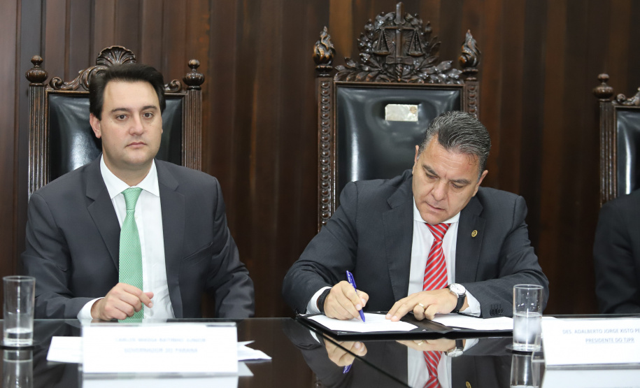 O governador Carlos Massa Ratinho Junior participa da solenidade que formaliza a Força-Tarefa Infância Segura de Prevenção e Combate a Crimes Contra a Criança, nesta quinta-feira (21) no Palácio da Justiça. Curitiba, 21/02/2019 - Foto: Rodrigo Félix Leal/ANPr