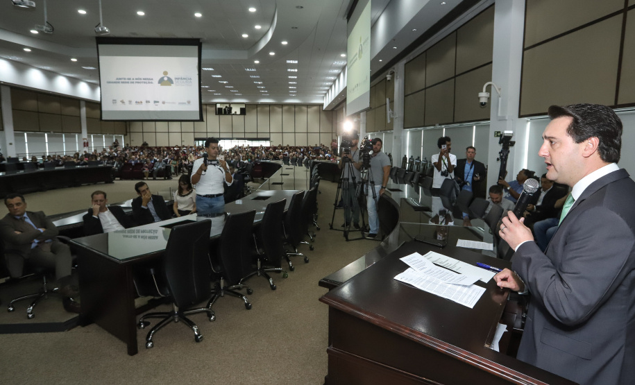 O governador Carlos Massa Ratinho Junior participa da solenidade que formaliza a Força-Tarefa Infância Segura de Prevenção e Combate a Crimes Contra a Criança, nesta quinta-feira (21) no Palácio da Justiça. Curitiba, 21/02/2019 - Foto: Rodrigo Félix Leal/ANPr