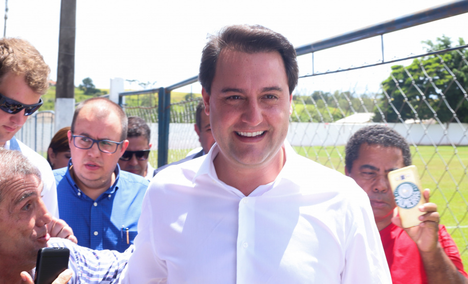 Governador Carlos Massa Ratinho Júnior participa da posse da diretoria da Associação dos Municípios do Norte Pioneiro (Amunorp), em Pinhalão, no Clube Aerp. - Pinhalão 22/02/2019 - Foto: Rodrigo Félix Leal/ANPr