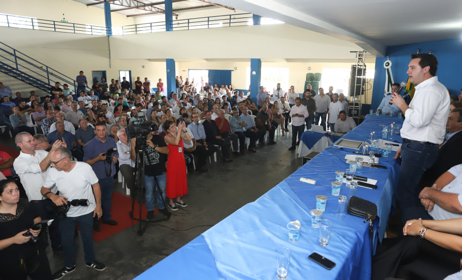 Governador Carlos Massa Ratinho Júnior participa da posse da diretoria da Associação dos Municípios do Norte Pioneiro (Amunorp), em Pinhalão, no Clube Aerp. - Pinhalão 22/02/2019 - Foto: Rodrigo Félix Leal/ANPr
