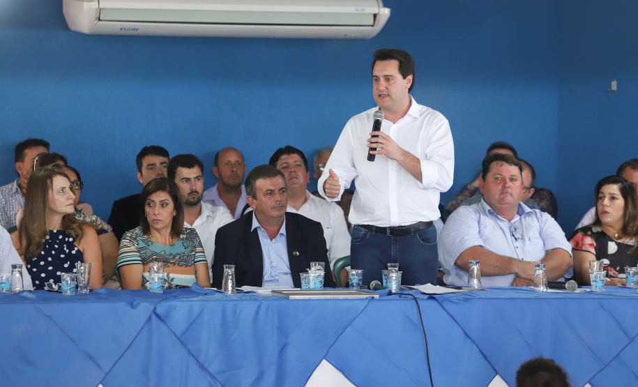 Governador Carlos Massa Ratinho Júnior participa da posse da diretoria da Associação dos Municípios do Norte Pioneiro (Amunorp), em Pinhalão, no Clube Aerp. - Pinhalão 22/02/2019 - Foto: Rodrigo Félix Leal/ANPr