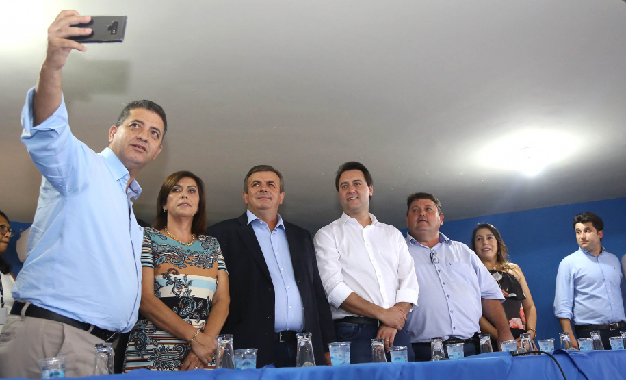 Governador Carlos Massa Ratinho Júnior participa da posse da nova diretoria da Associação dos Municípios do Norte Pioneiro (Amunorpi). O prefeito de Pinhalão, Sérgio Rodrigues é o presidente da Associação. - Pinhalão, 22/01/2019 - Foto: Jaelson Lucas/ANPr