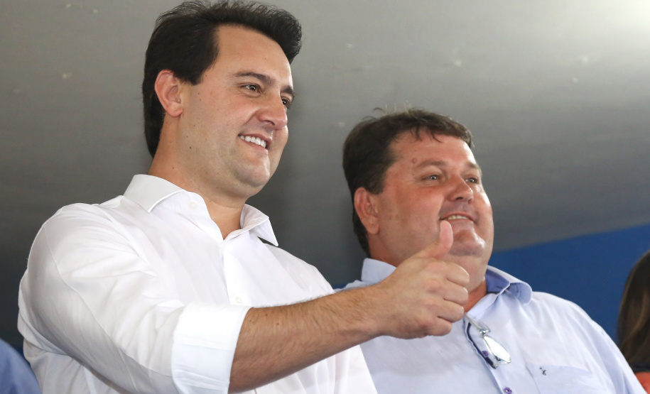 Governador Carlos Massa Ratinho Júnior participa da posse da nova diretoria da Associação dos Municípios do Norte Pioneiro (Amunorpi). O prefeito de Pinhalão, Sérgio Rodrigues é o presidente da Associação. - Pinhalão, 22/01/2019 - Foto: Jaelson Lucas/ANPr
