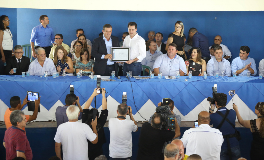 Governador Carlos Massa Ratinho Júnior participa da posse da nova diretoria da Associação dos Municípios do Norte Pioneiro (Amunorpi). O prefeito de Pinhalão, Sérgio Rodrigues é o presidente da Associação. - Pinhalão, 22/01/2019 - Foto: Jaelson Lucas/ANPr