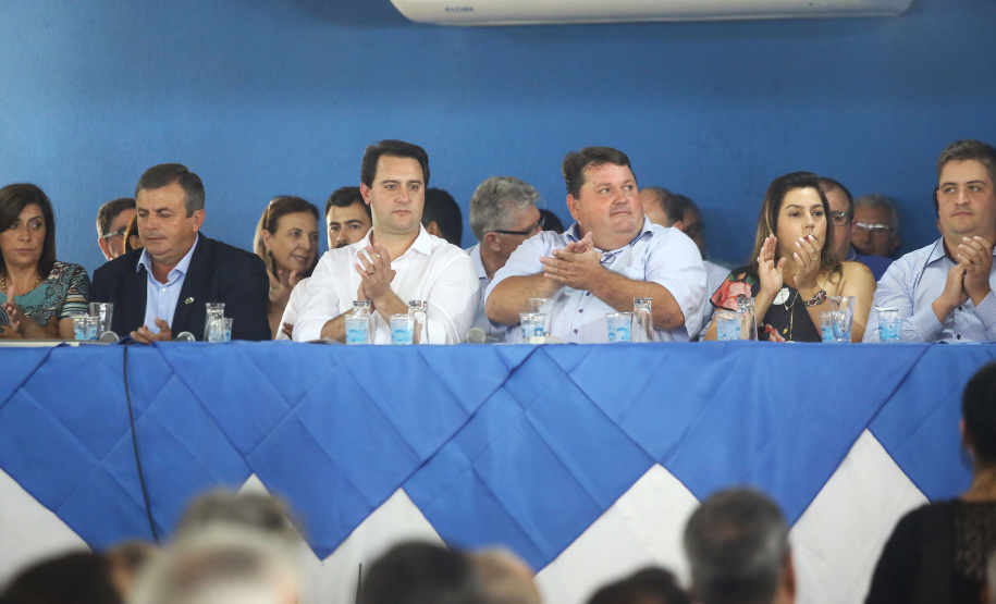 Governador Carlos Massa Ratinho Júnior participa da posse da nova diretoria da Associação dos Municípios do Norte Pioneiro (Amunorpi). O prefeito de Pinhalão, Sérgio Rodrigues é o presidente da Associação. - Pinhalão, 22/01/2019 - Foto: Jaelson Lucas/ANPr