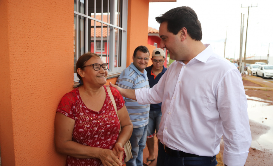Quarenta e nove famílias de Florestópolis, município da região Norte do Paraná, concretizaram nesta sexta-feira (22) o sonho da casa própria. Elas vão morar no Residencial José Alves dos Santos, inaugurado pelo governador Carlos Massa Ratinho Junior, pelo presidente da Companhia de Habitação do Paraná (Cohapar), Jorge Lange, e o prefeito Nelson Correia Junior. - Florestópolis, 22/01/2019 - Foto: José Fernando Ogura/ANPr