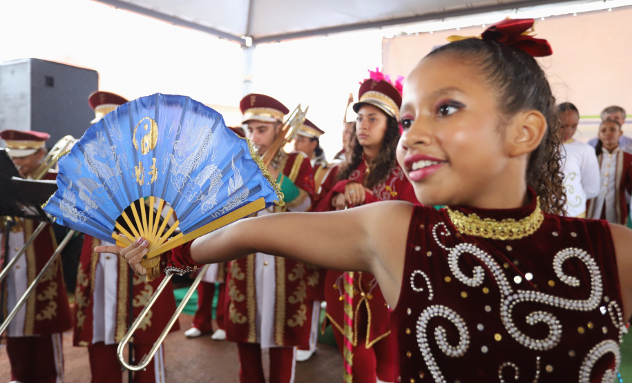 Quarenta e nove famílias de Florestópolis, município da região Norte do Paraná, concretizaram nesta sexta-feira (22) o sonho da casa própria. Elas vão morar no Residencial José Alves dos Santos, inaugurado pelo governador Carlos Massa Ratinho Junior, pelo presidente da Companhia de Habitação do Paraná (Cohapar), Jorge Lange, e o prefeito Nelson Correia Junior. - Florestópolis, 22/01/2019 - Foto: José Fernando Ogura/ANPr