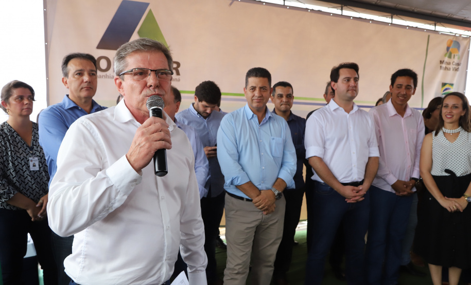 Quarenta e nove famílias de Florestópolis, município da região Norte do Paraná, concretizaram nesta sexta-feira (22) o sonho da casa própria. Elas vão morar no Residencial José Alves dos Santos, inaugurado pelo governador Carlos Massa Ratinho Junior, pelo presidente da Companhia de Habitação do Paraná (Cohapar), Jorge Lange, e o prefeito Nelson Correia Junior. - Florestópolis, 22/01/2019 - Foto: José Fernando Ogura/ANPr