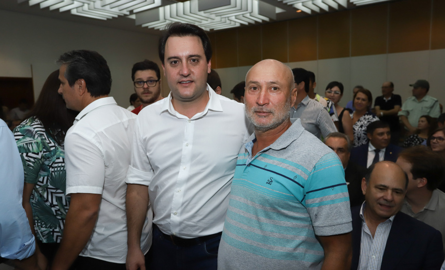 O governador Carlos Massa Ratinho Jr entregou nesta sexta(22) novas viaturas, aparelhos etolométricos e coletes balísticos às unidades da Polícia Militar que pertencem ao 2 Comando Regional - Londrina e região. Londrina,22/02/2019 -  Foto: Rodrigo Félix Leal/ANPr