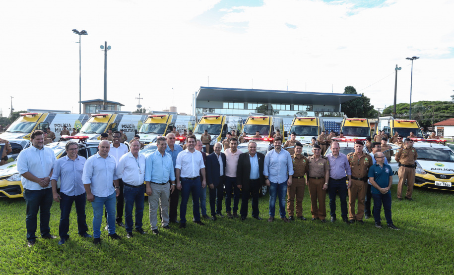 O governador Carlos Massa Ratinho Jr entregou nesta sexta(22) novas viaturas, aparelhos etolométricos e coletes balísticos às unidades da Polícia Militar que pertencem ao 2 Comando Regional - Londrina e região. Londrina,22/02/2019 -  Foto: Rodrigo Félix Leal/ANPr
