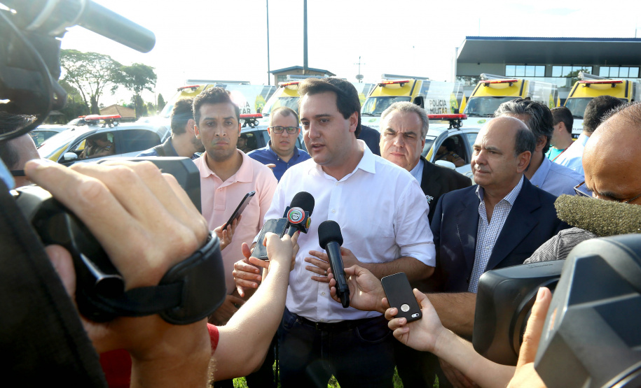 O governador Carlos Massa Ratinho Jr entregou nesta sexta(22) novas viaturas, aparelhos etolométricos e coletes balísticos às unidades da Polícia Militar que pertencem ao 2 Comando Regional - Londrina e região. Londrina,22/02/2019 Foto:Jaelson Lucas / ANPr