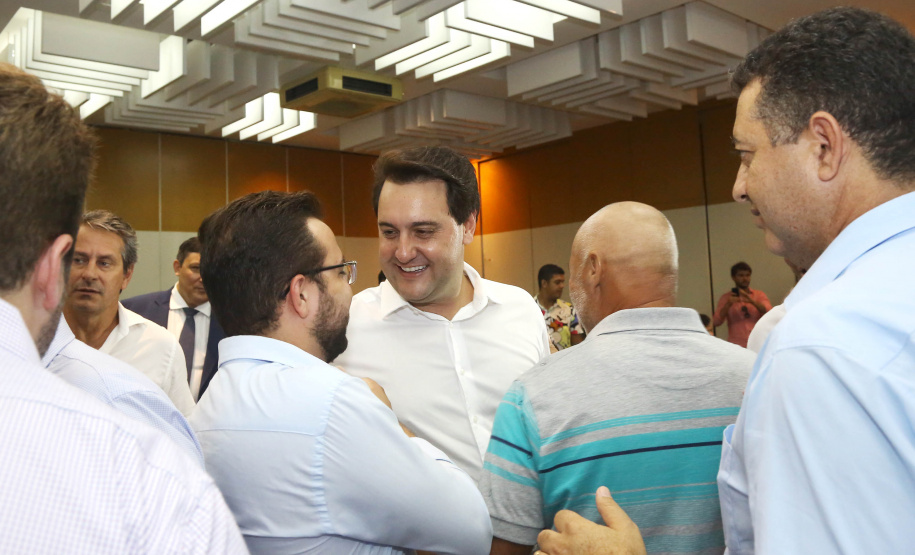 O governador Carlos Massa Ratinho Jr entregou nesta sexta(22) novas viaturas, aparelhos etolométricos e coletes balísticos às unidades da Polícia Militar que pertencem ao 2 Comando Regional - Londrina e região. Londrina,22/02/2019 Foto:Jaelson Lucas / ANPr