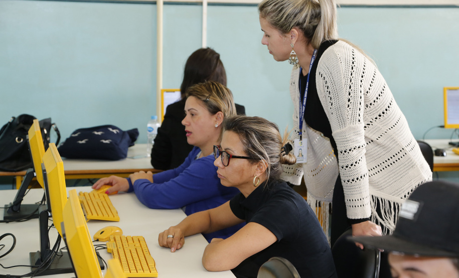 Estão abertas até 13 de março as pré-inscrições para os Exames da Educação de Jovens e Adultos (EJA) Online 2019, da Secretaria da Educação do Paraná.   -  Curitiba, 25/02/2019  -  Foto:Hedeson Alves/Arquivo SEED