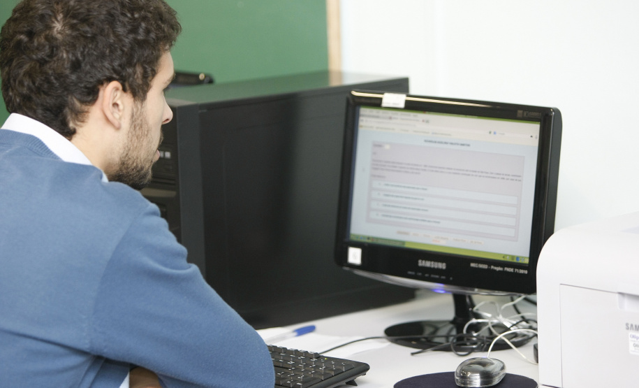 Estão abertas até 13 de março as pré-inscrições para os Exames da Educação de Jovens e Adultos (EJA) Online 2019, da Secretaria da Educação do Paraná.   -  Curitiba, 25/02/2019  -  Foto:Hedeson Alves/Arquivo SEED